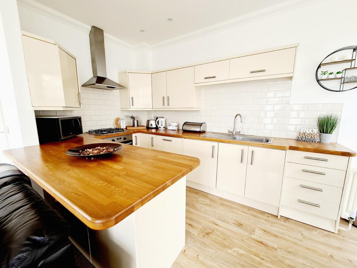 Seas The Day - Beachfront Apartment - Sleeps 4 Ramsgate Eksteriør billede
