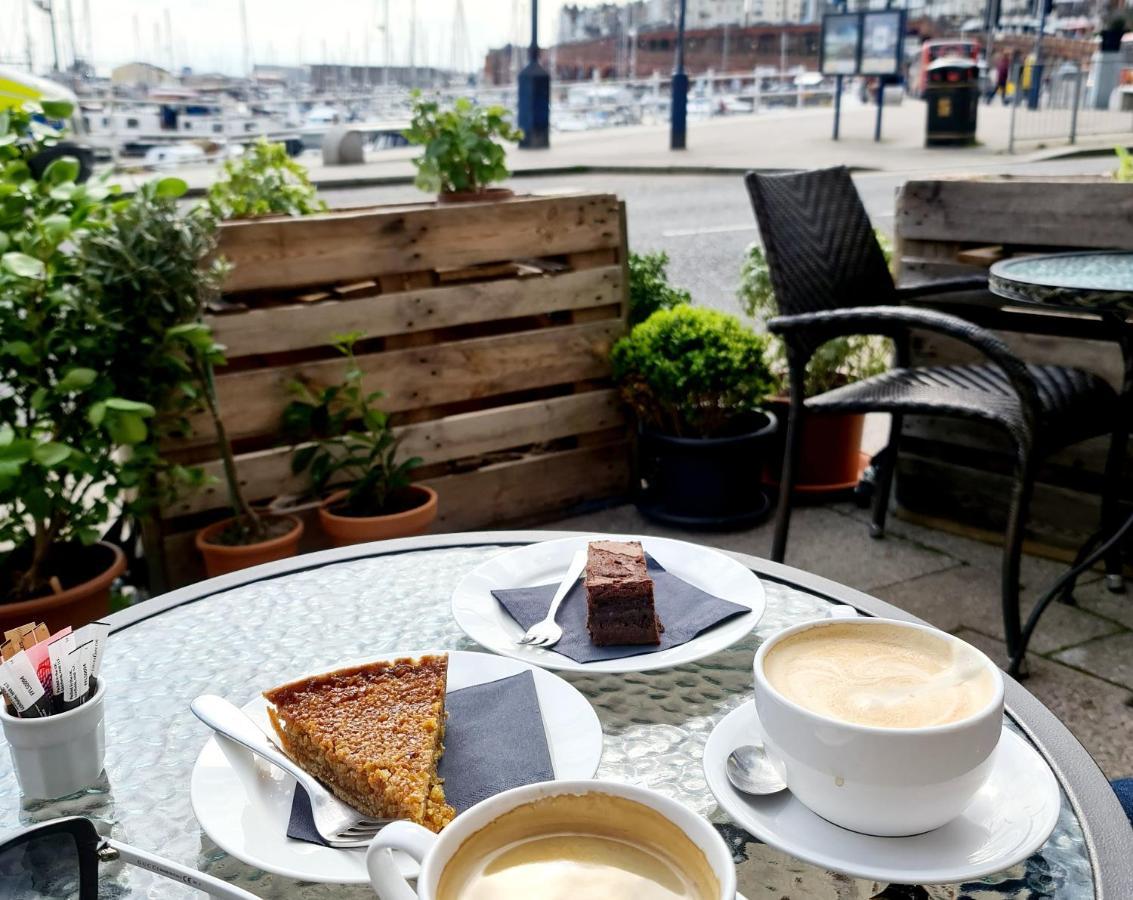 Seas The Day - Beachfront Apartment - Sleeps 4 Ramsgate Eksteriør billede